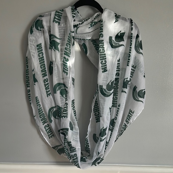 MICHI Green and White Scarf - Picture 2 of 2